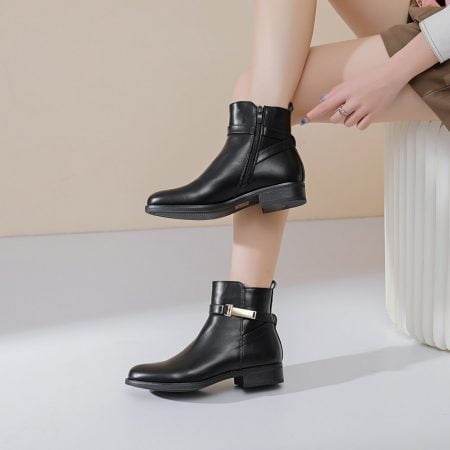 Bottines à brides entrecroisées