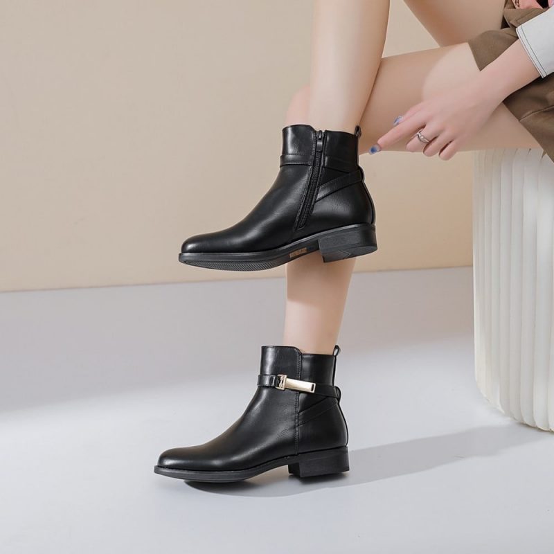 Bottines à brides entrecroisées