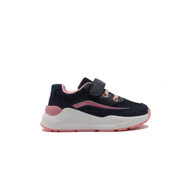 Baskets pour enfant avec un effet brillant. – Image 4
