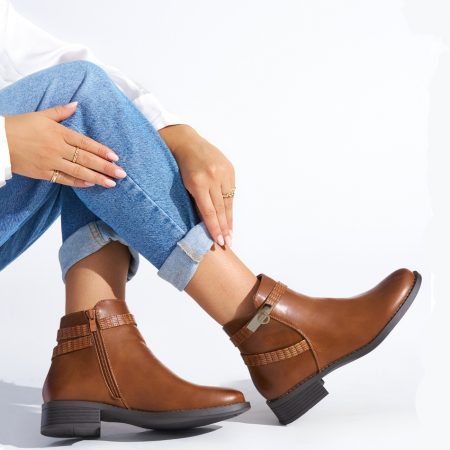 Bottines à talons bas