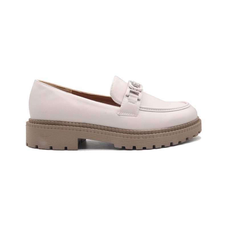 Mocassins contemporains avec bijou strassé et plateforme audacieuse – Image 5