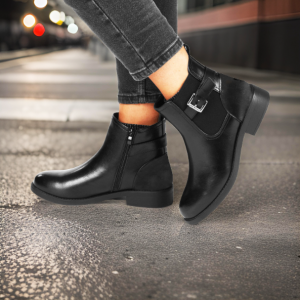 Bottines à petit talon avec boucle