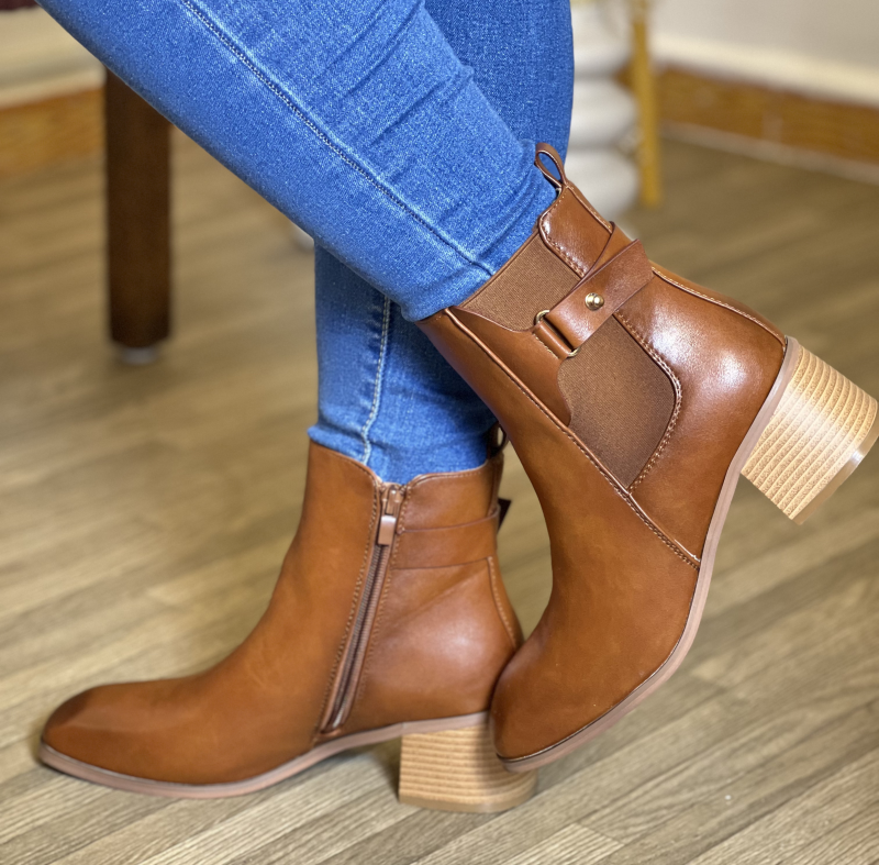 Bottines à talon bloc au style raffiné – Image 2