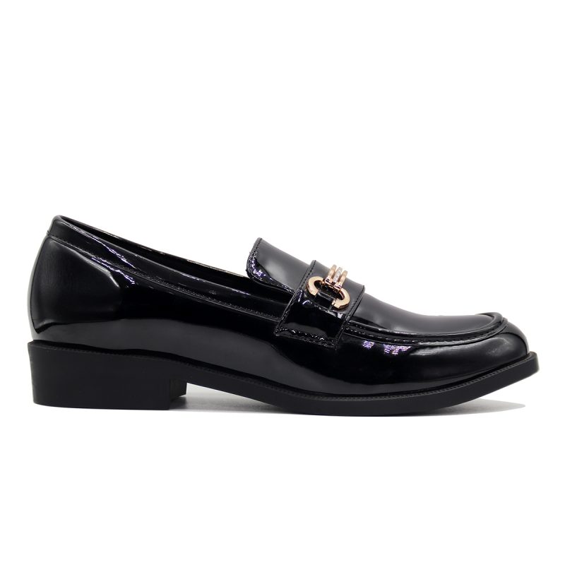 Mocassins élégants avec détail métallique chic – Image 5