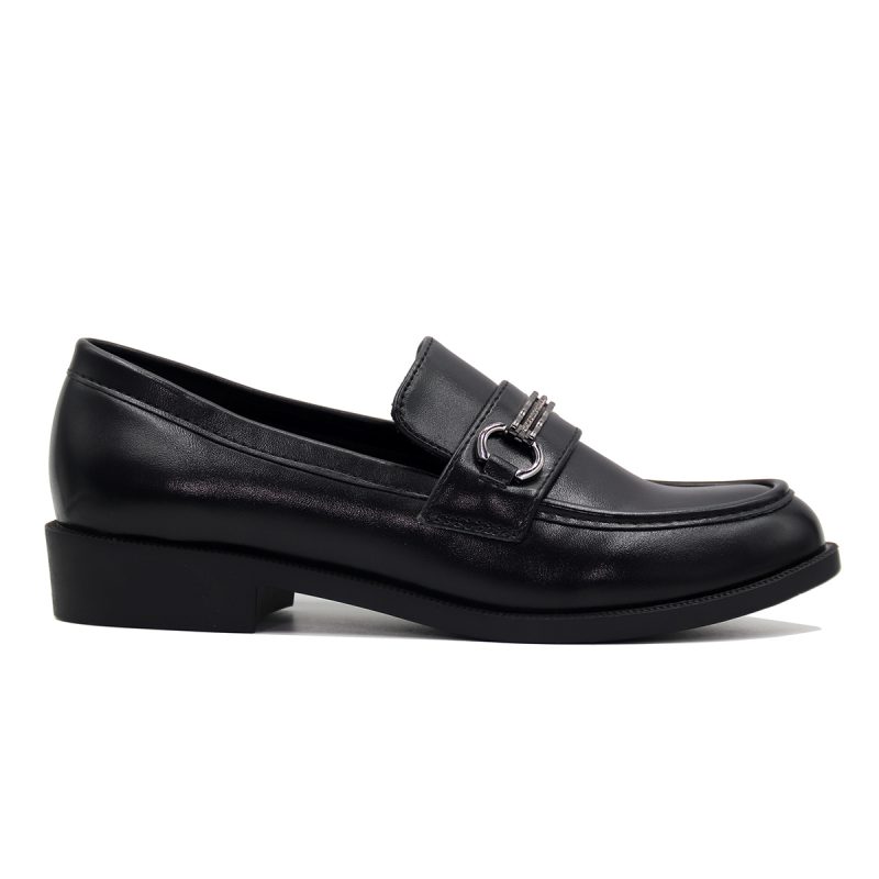 Mocassins élégants avec détail métallique chic – Image 6