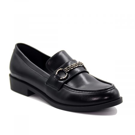 Mocassins élégants avec détail métallique chic