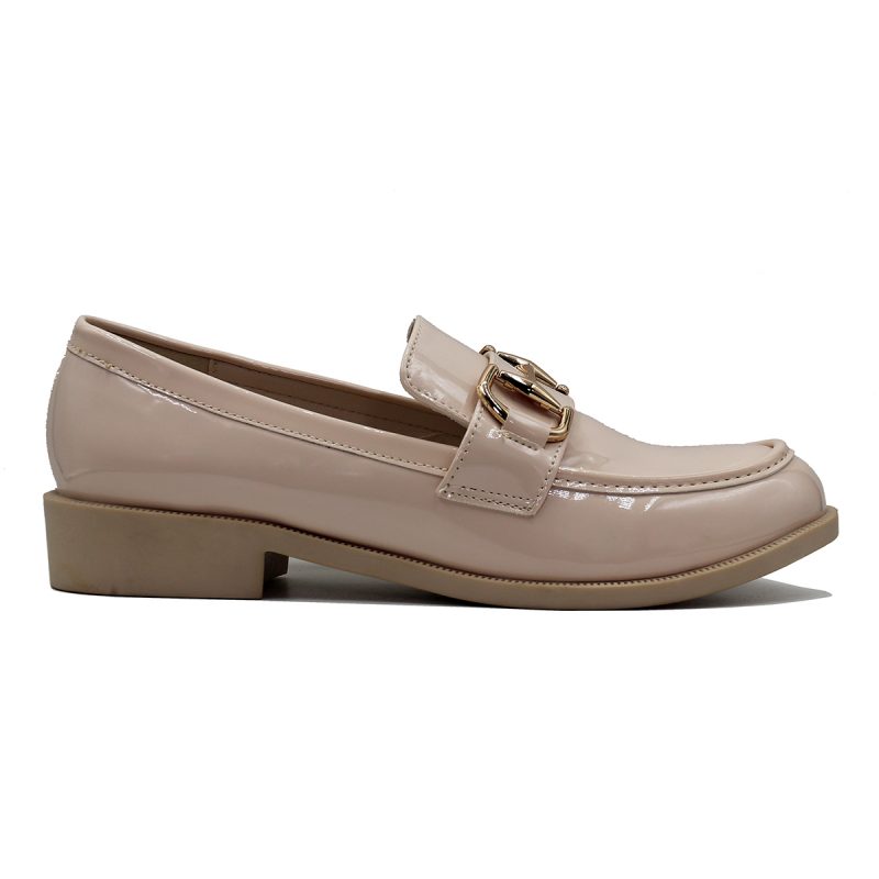 Mocassins pour femmes avec boucle décorative et finition vernie – Image 4
