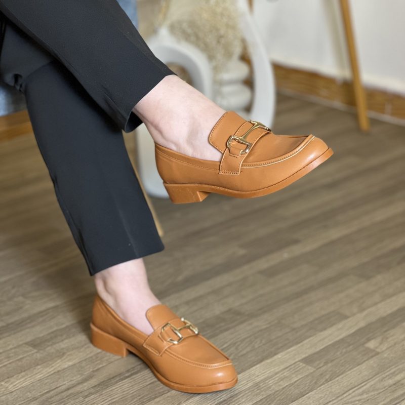 Mocassins synthétiques avec boucle décorative – Image 2