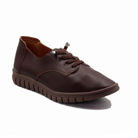Chaussure orthopédique avec bout arrondi et coutures décoratives