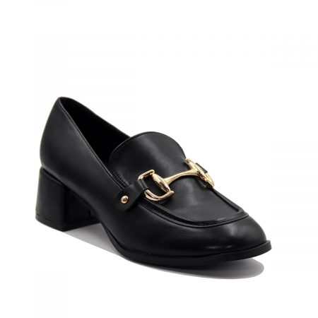 Mocassins élégants avec ornement métallique et talon bas confortable
