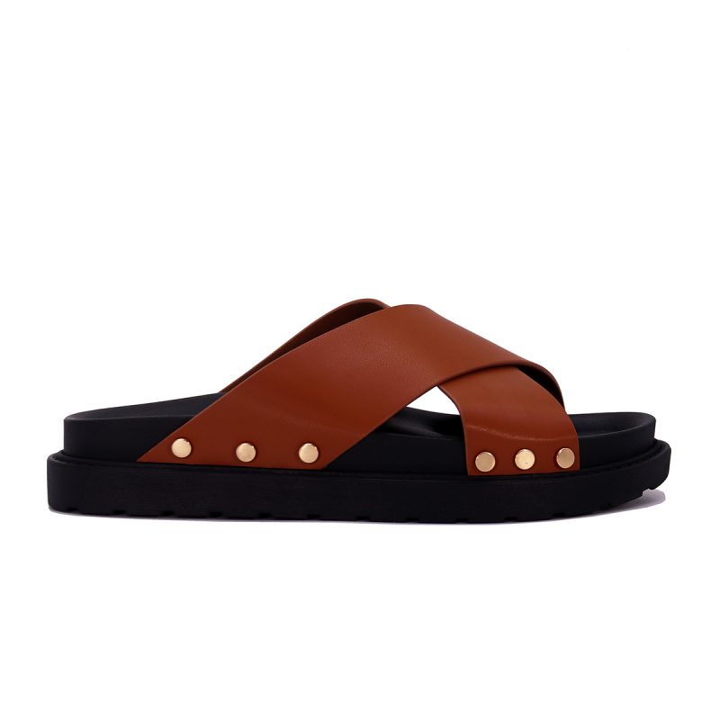 Mules plates à larges brides croisées et rivets métalliques – Image 4