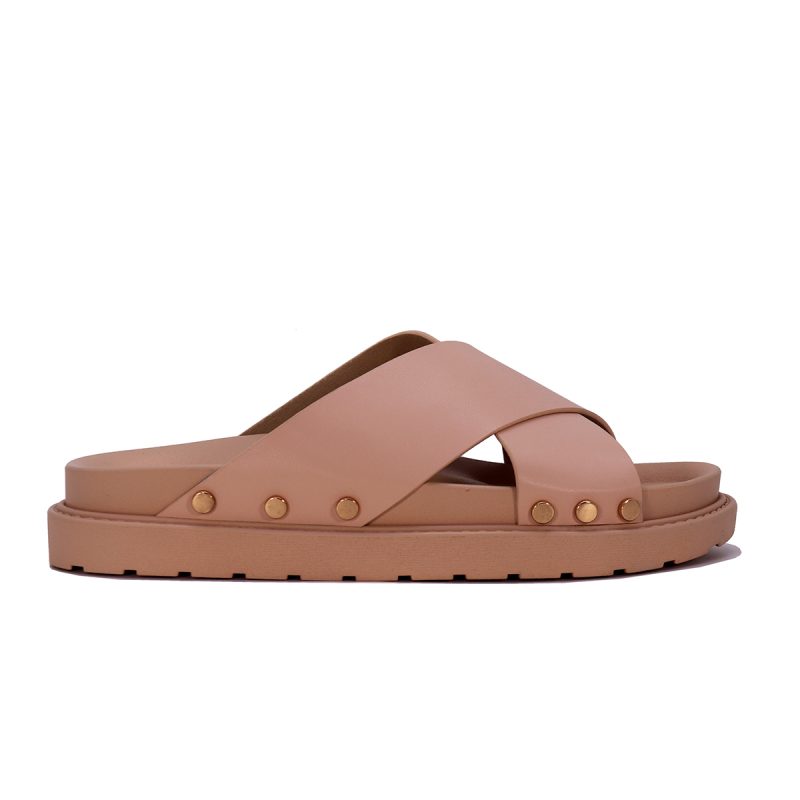Mules plates à larges brides croisées et rivets métalliques – Image 5