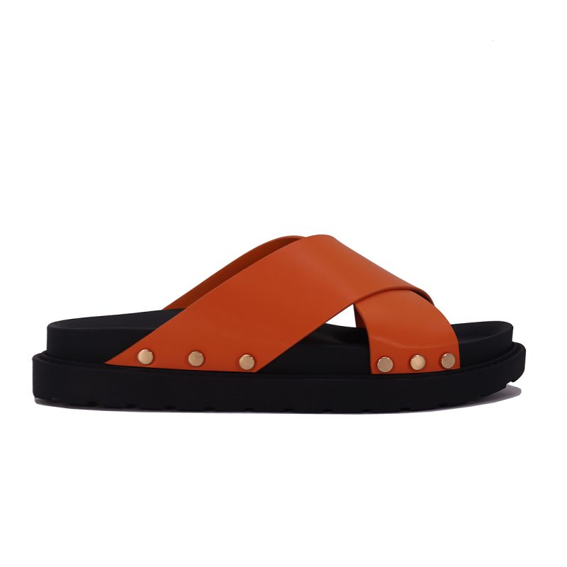 Mules plates à larges brides croisées et rivets métalliques – Image 7