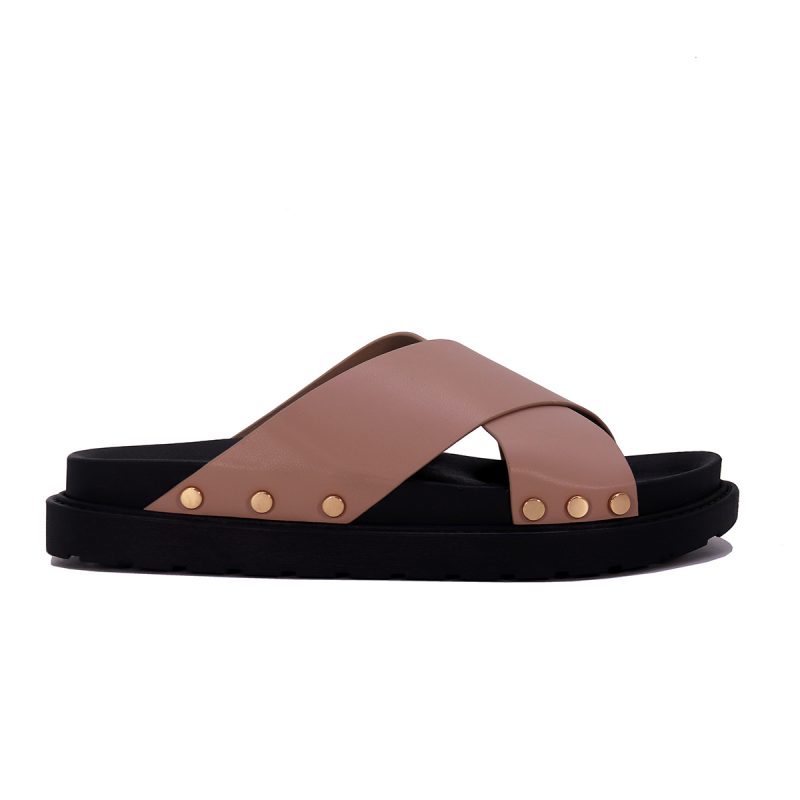 Mules plates à larges brides croisées et rivets métalliques – Image 9