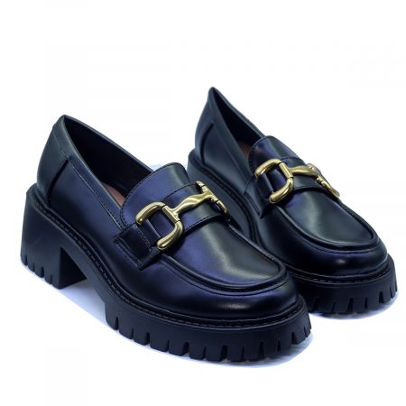Mocassins à talons épais avec boucle métallique