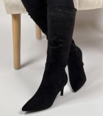 Botte en suédine à talon aiguille et bout pointu