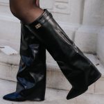 Bottes à talon évasé et bout pointu